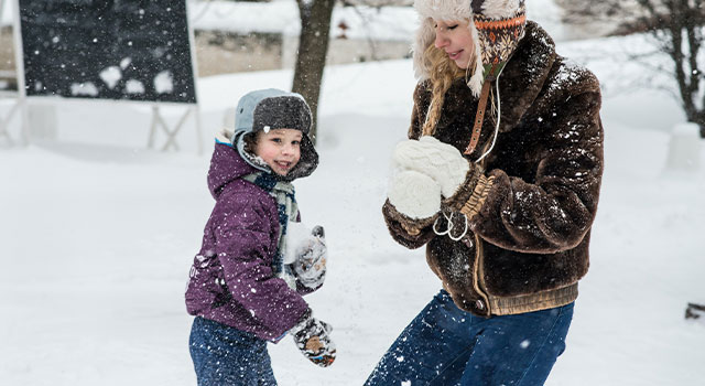 child playing snow 640.jpg
